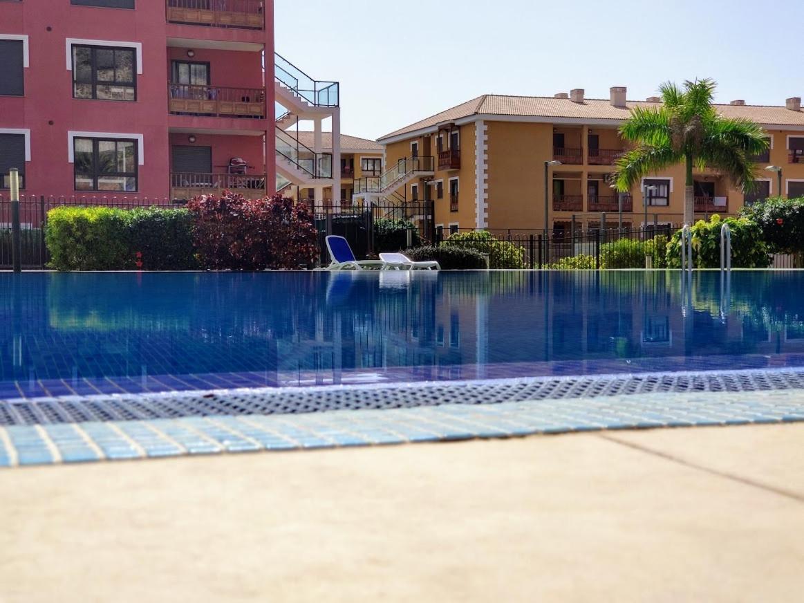 Luminoso y Elegante, piscinas y pistas de pádel Palm-mar Exterior foto