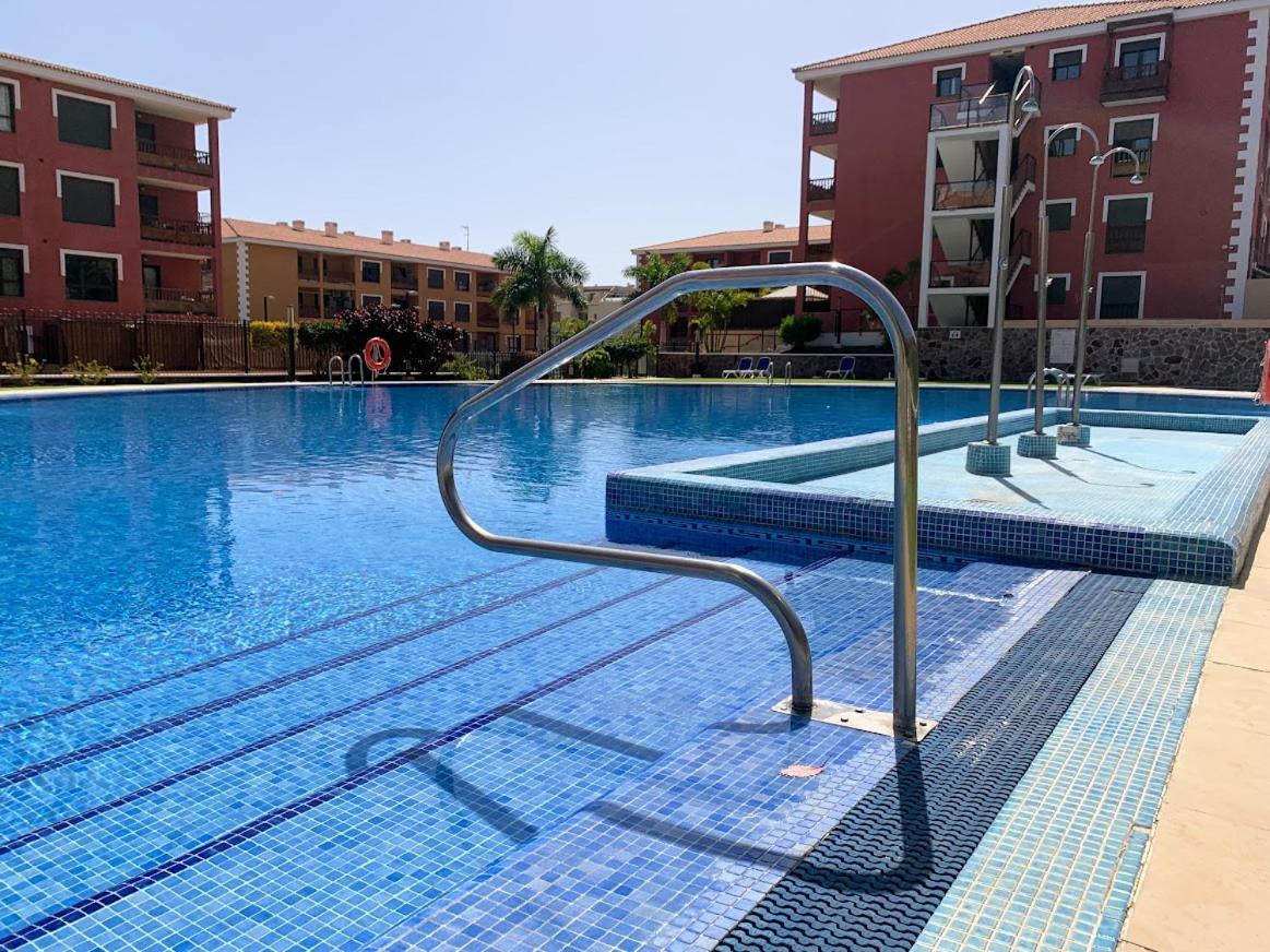 Luminoso y Elegante, piscinas y pistas de pádel Palm-mar Exterior foto